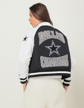 Chamarra impermeable para fútbol americano New Era Dallas Cowboys NFL para mujer