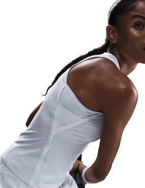 Playera deportiva para tennis Nike de mujer