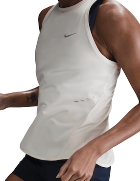 Playera deportiva para correr Nike de mujer