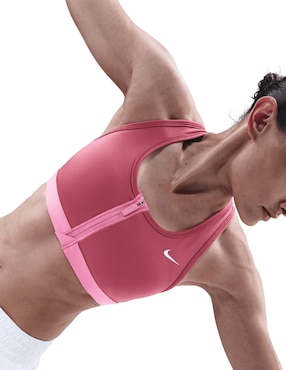 Top deportivo Nike para entrenamiento mujer