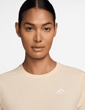 Playera deportiva para correr Nike para mujer