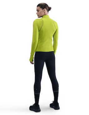 Playera deportiva para correr Nike para mujer