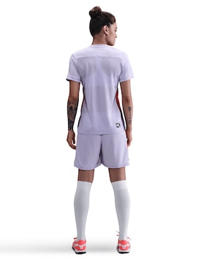 Playera deportiva para fútbol Nike de mujer