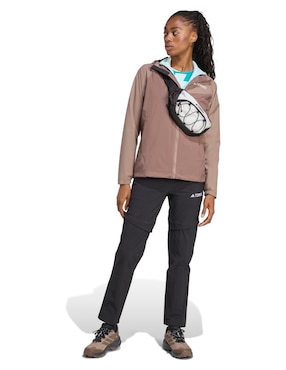 Chamarra para montañismo Adidas de mujer