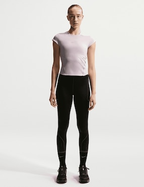 Playera deportiva para correr Nike de mujer
