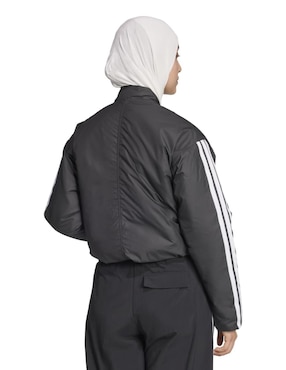 Chamarra para excursionismo Adidas para mujer