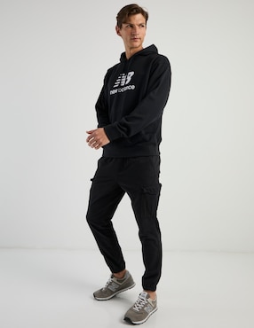 Sudadera New Balance con capucha y bolsa para hombre