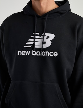 Sudadera New Balance con capucha y bolsa para hombre