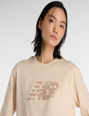 Playera deportiva casual New Balance de mujer