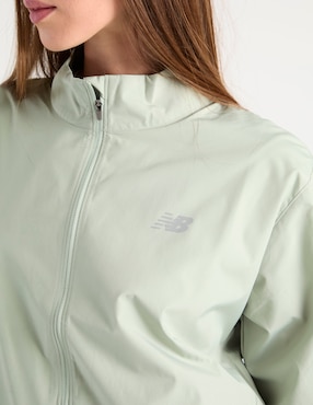 Chamarra para correr New Balance Performance para mujer