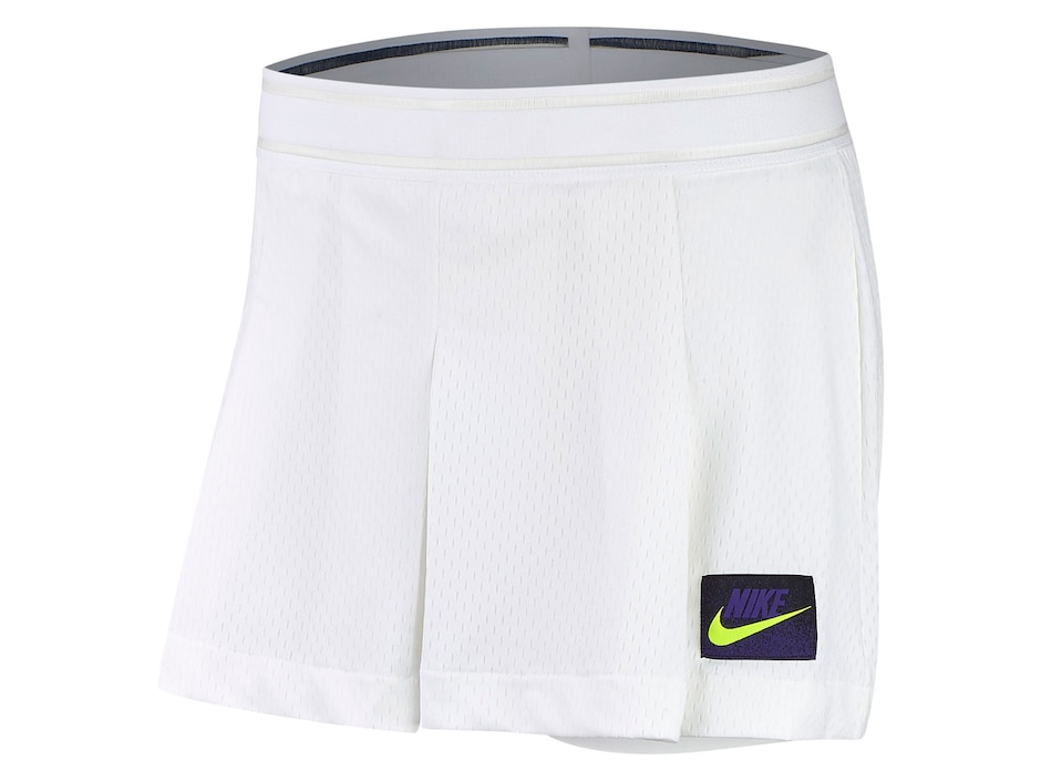 short nike tenis