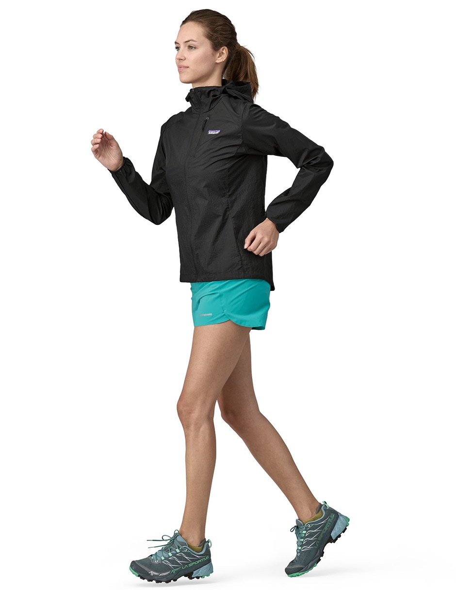 Chamarra rompevientos outdoor Houdini Patagonia para mujer.