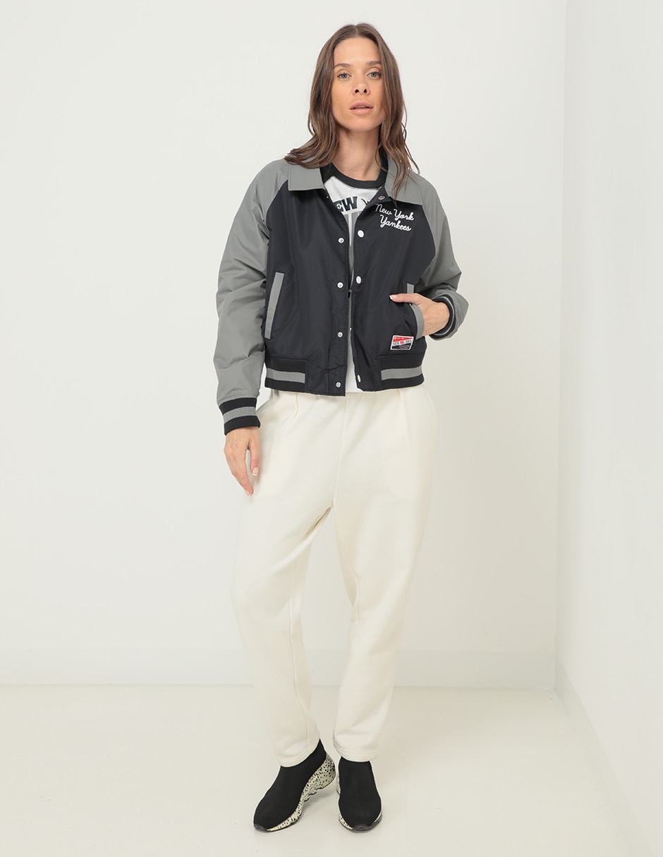 Chamarra impermeable casual Outerwear New York Yankees MLB para mujer 3