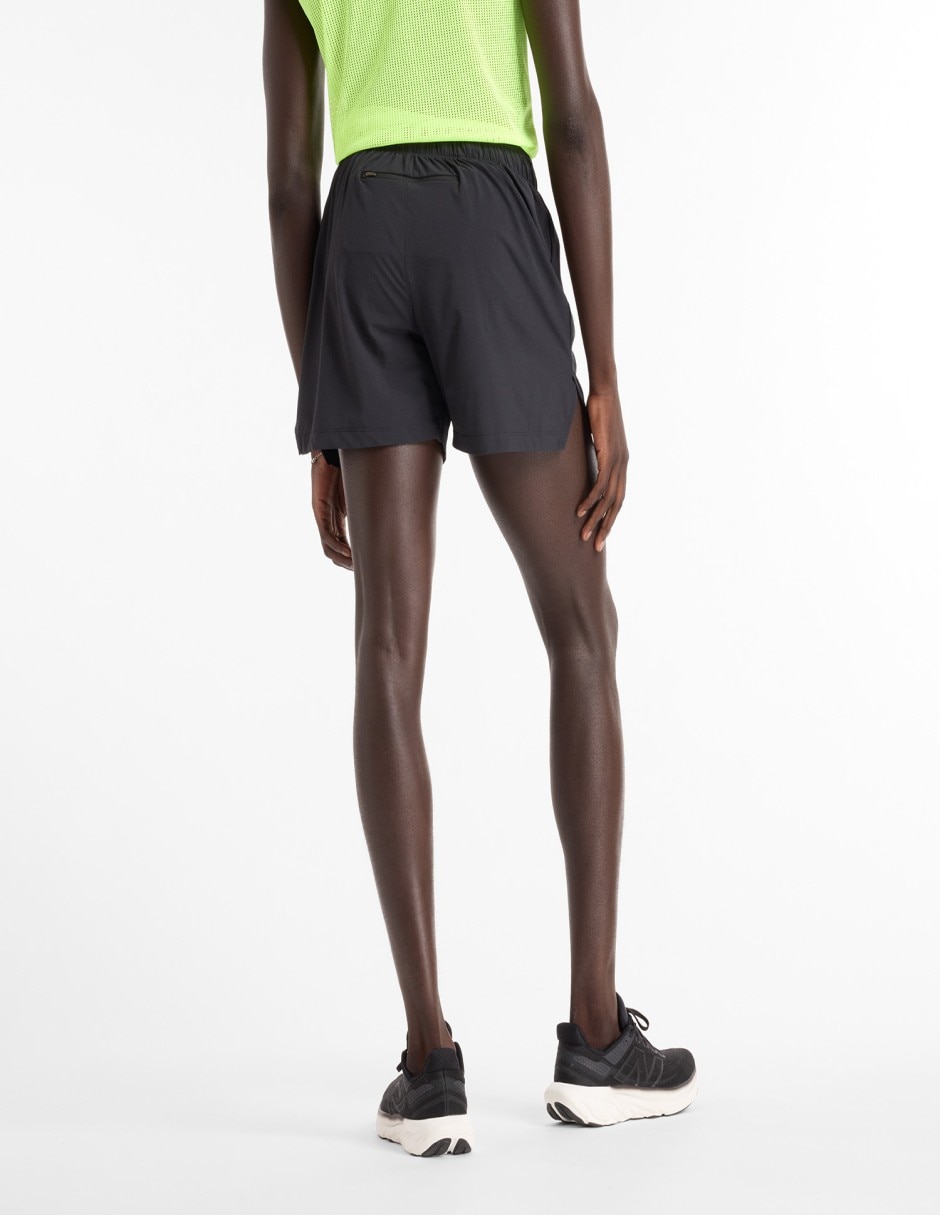 Short con bolsillos para correr hombre 6