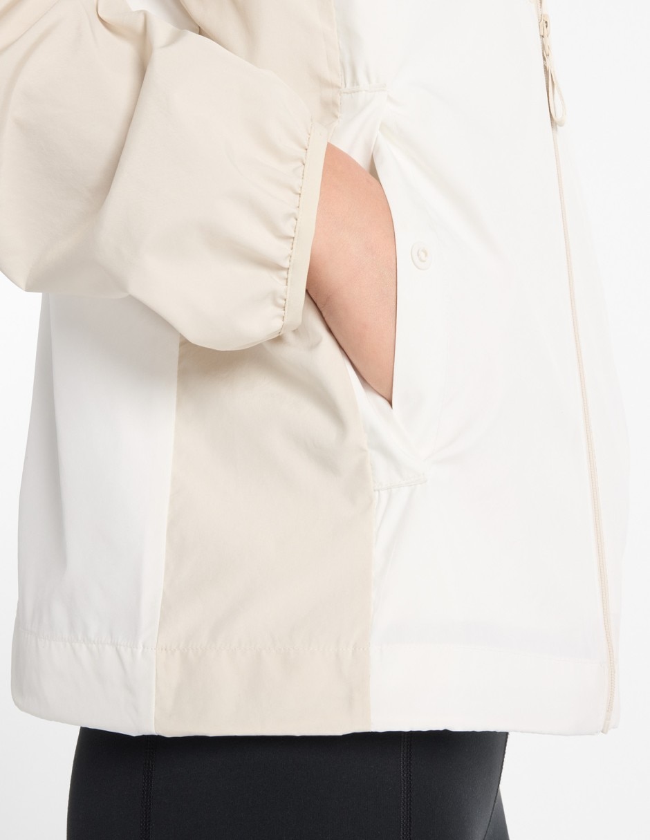 Chamarra para correr Athletics Packable de mujer 2