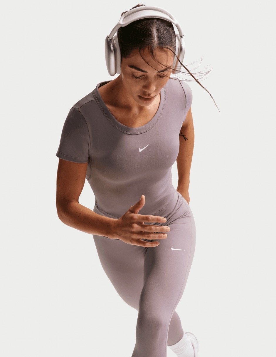 Playera deportiva para entrenamiento One Fitted de mujer 5