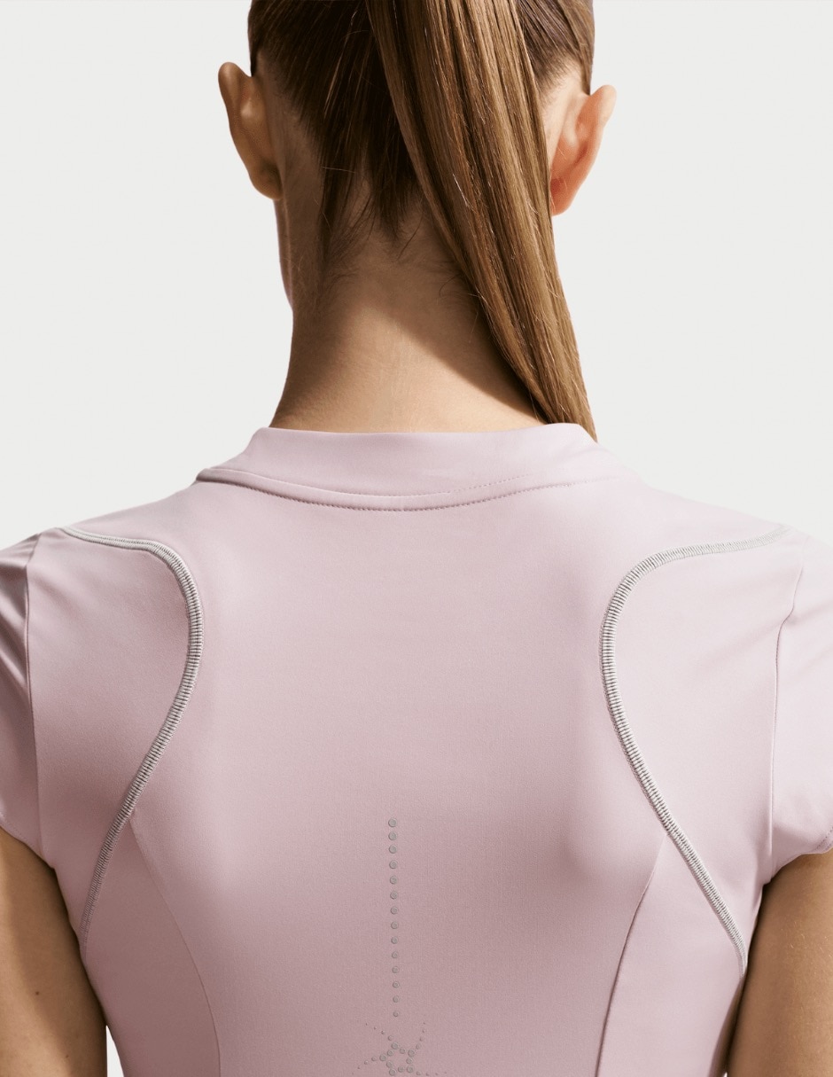 Playera deportiva para correr de mujer 4