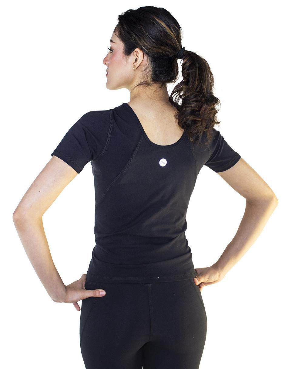Playera deportiva para entrenamiento de mujer 3