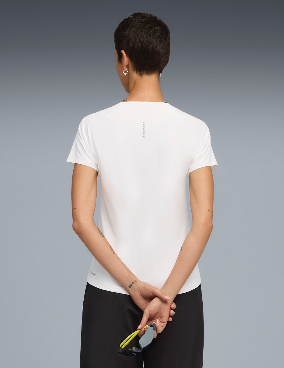 Playera deportiva para correr de mujer 4