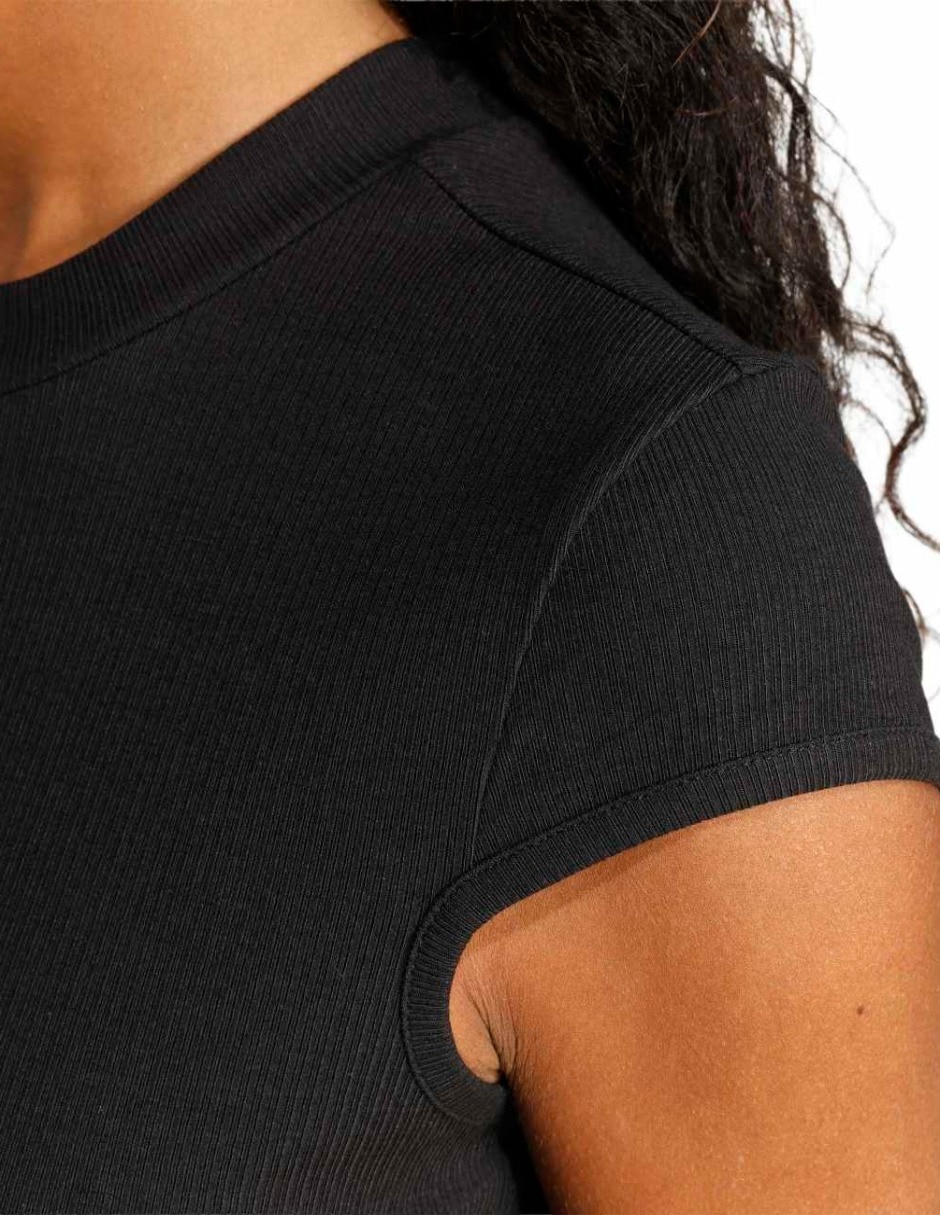 Playera deportiva para entrenamiento de mujer 5